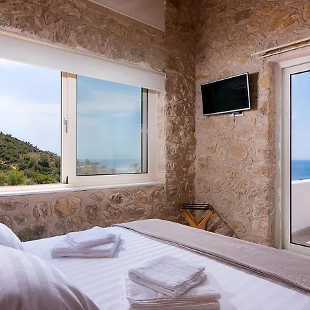 Mare Pedra Hotel *